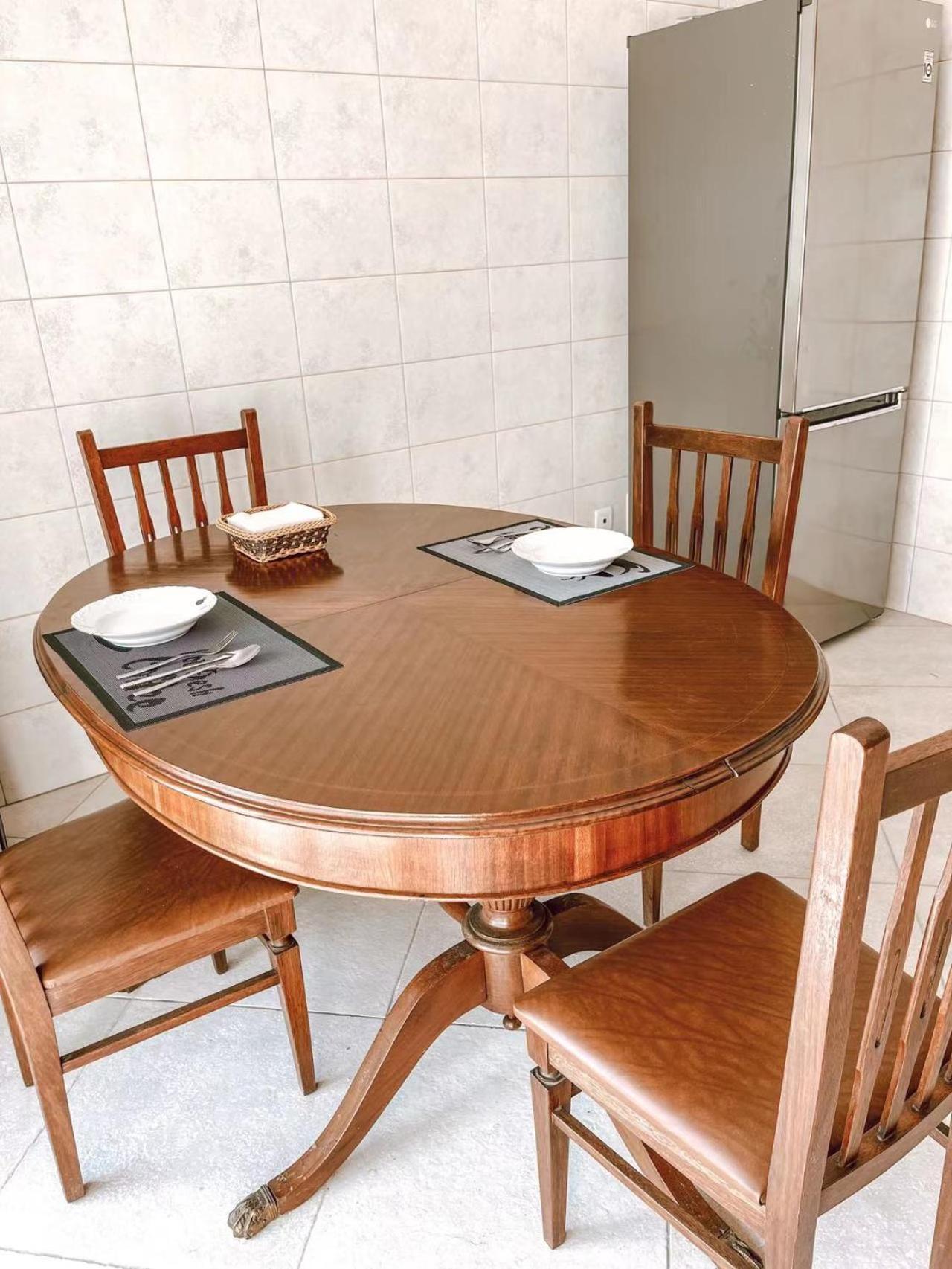 Seaside Room In A Peniche Townhouse Featuring A Private Bathroom And Shared Access To The Swimming Pool And Kitchen Atouguia Da Baleia Exterior photo